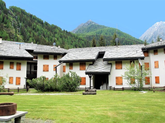 CHAMPOLUC – Appartamento